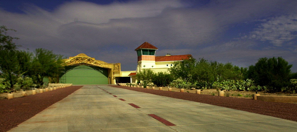 La Cholla Airpark - 2,940 feet